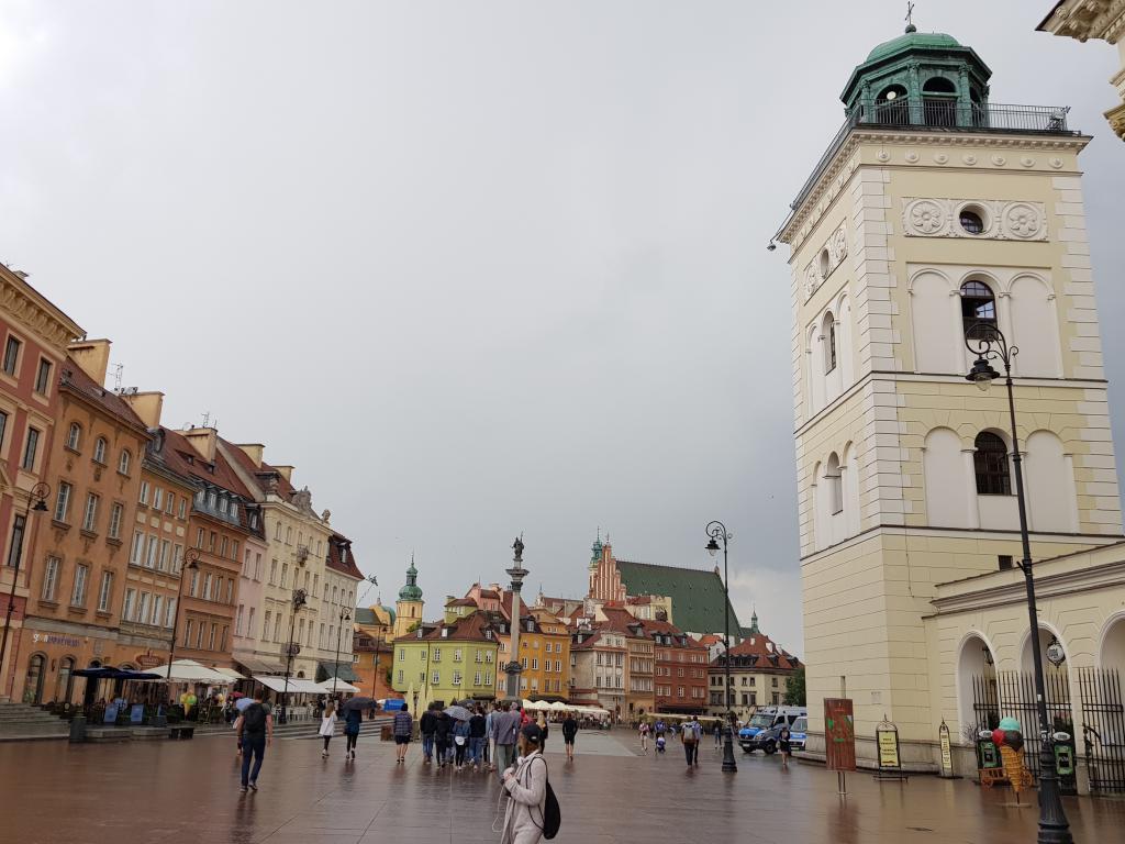 Historic square with castle, clock tower and museum 老城区广场