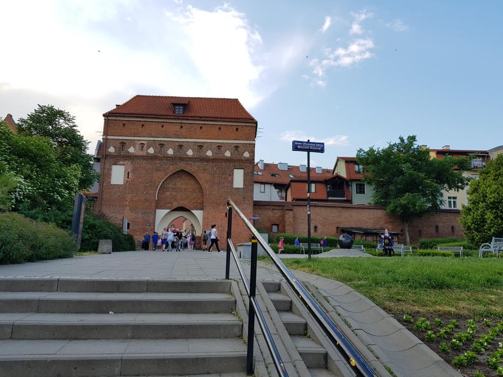 Monastery Gate 修道院城门