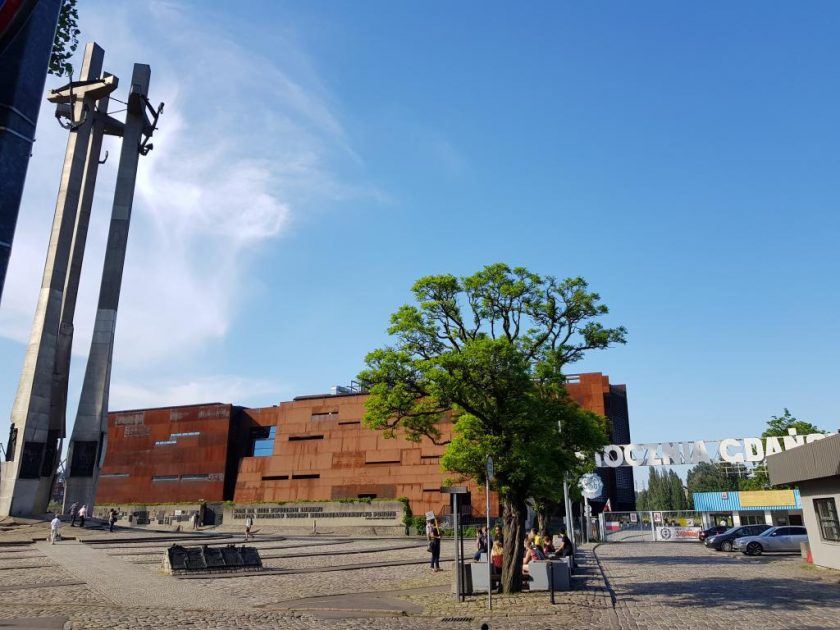 Monument to the Fallen Shipyard Workers of 70‘s and the European Solidarity Center, Gdansk 七零年船厂牺牲工人纪念碑和欧洲团结中心