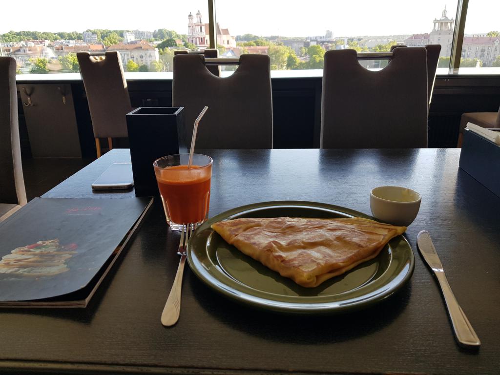 Coffee break of crepe in Vilnius 维尔纽斯茶点