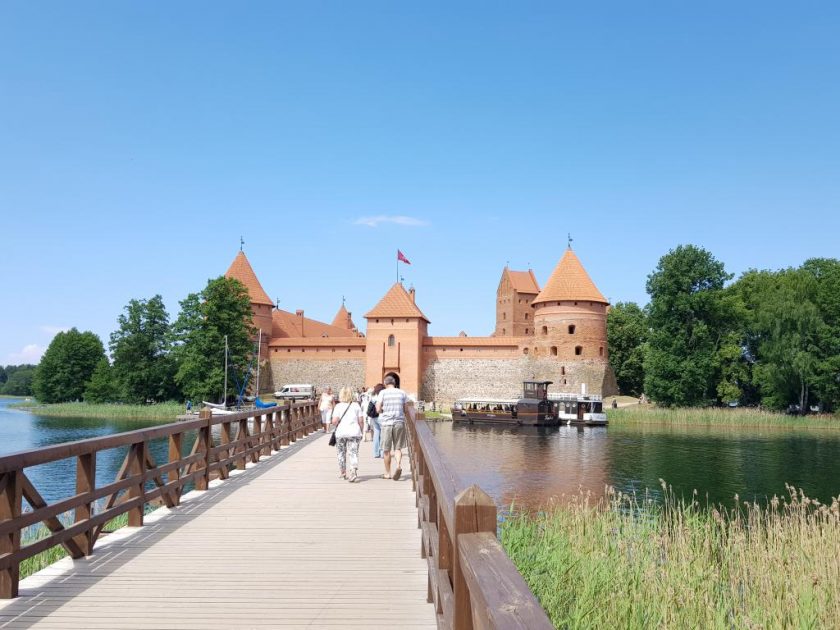 Bridge to Trakai Island Castle 木桥走向特拉凯岛城堡