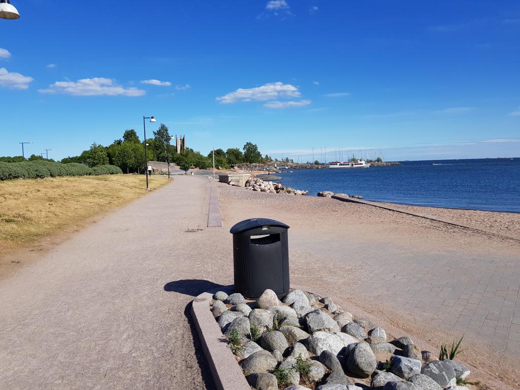 Quiet seafront, Helsinki 赫尔辛基休闲海滩