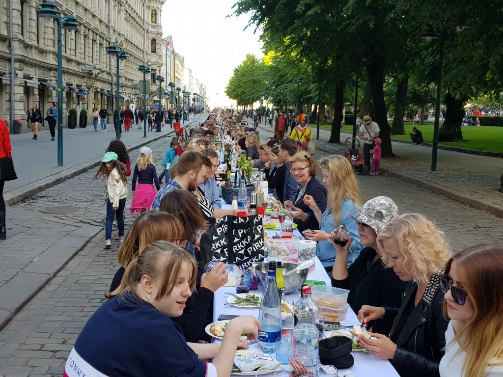 Potluck on Helsinki Day 赫尔辛基日自带聚餐