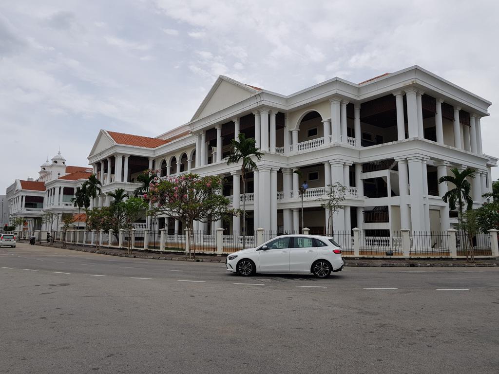 Supreme Court Building in colonial style 高等法院