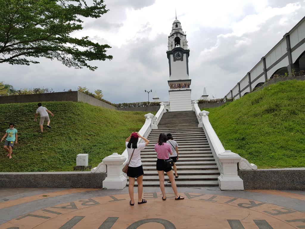 Birch Memorial Clock Tower 殖民遗留的地标钟楼