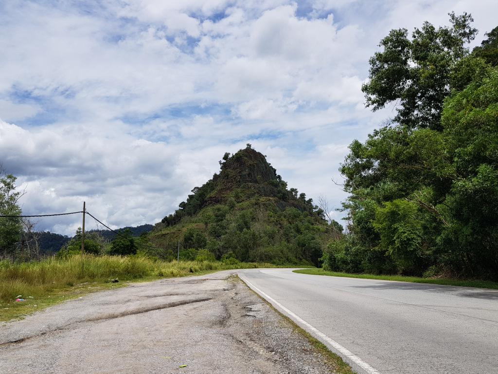 On the East West Highway 在东西高速