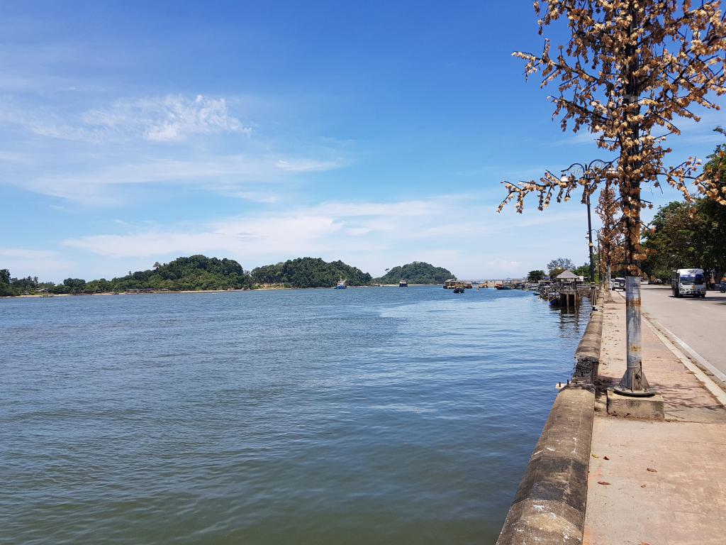 Dungun River mouth 龙运河口