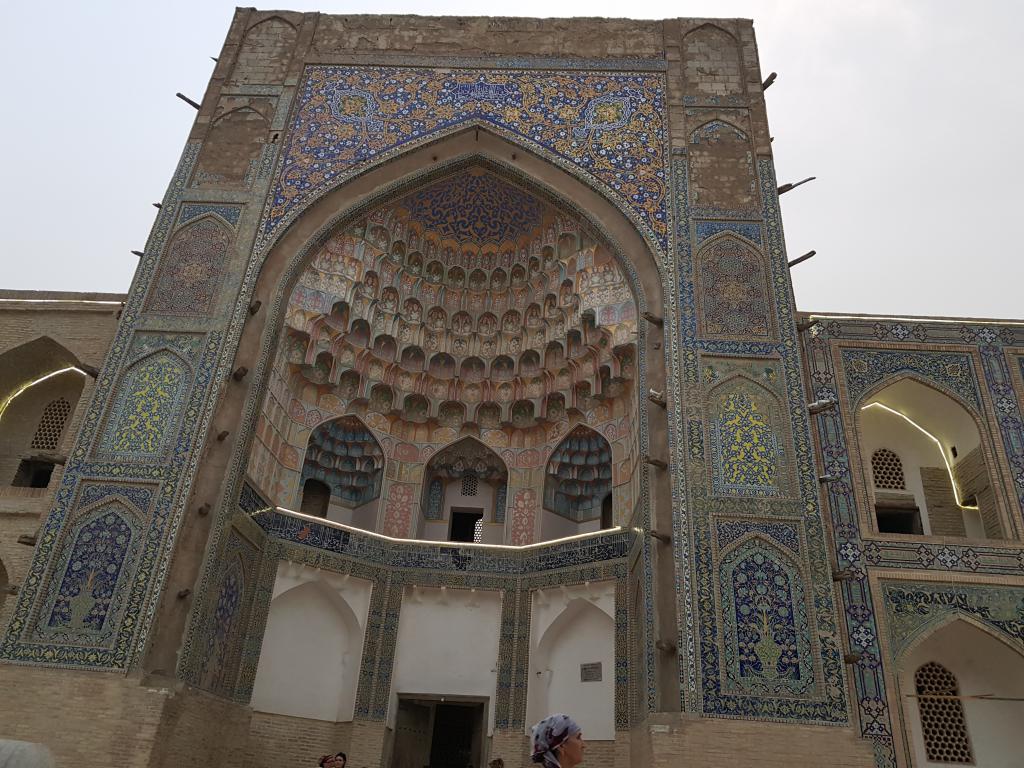 Abdulllaziz Khan Madrassah 经学院