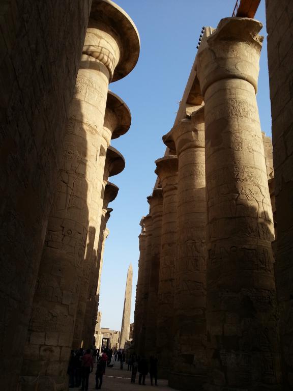 Pillars and obelisk in Karnak Temple 卡纳克神庙的大石柱和方尖碑