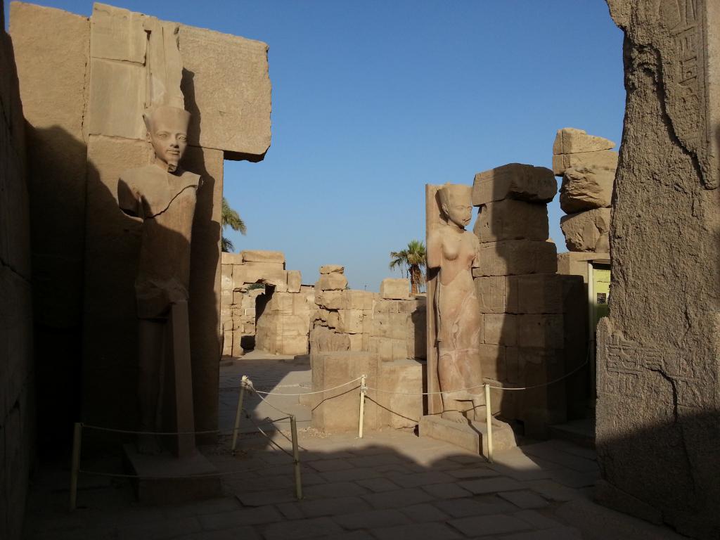 Statue of Amun-Re in Karnak Temple 卡纳克神庙太阳神雕像