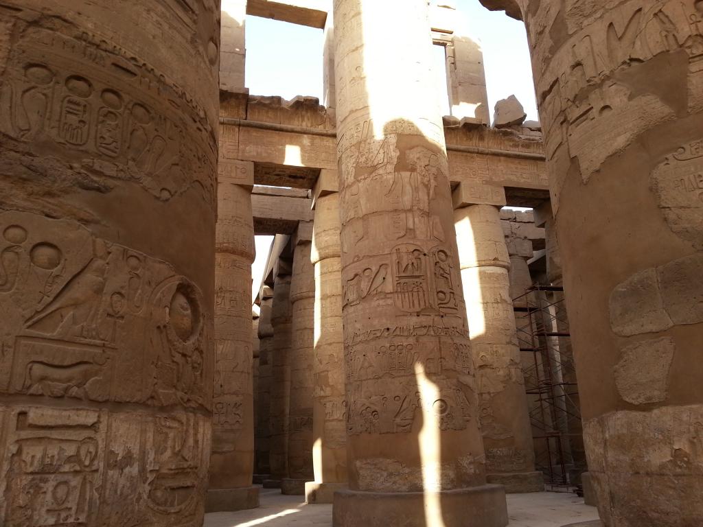 Massive columns of Karnak Temple 卡纳克神庙大石柱