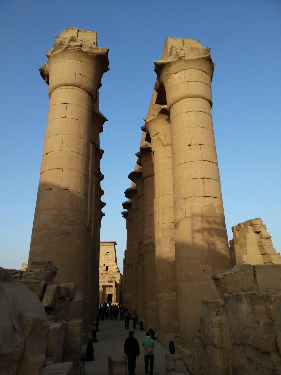 Pillars in Great Colonnade of Amenhotep III, Luxor Temple 卢克索神庙大石列柱