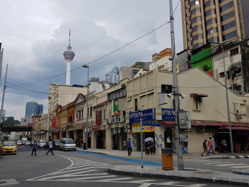 Old Chinese shop houses in the city 市内华人老店铺