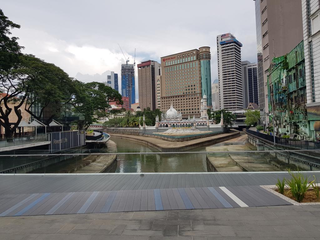 Riverfront and old mosque 市中心河岸和老清真寺景观