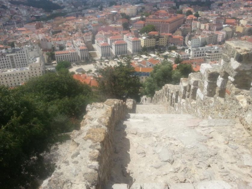 Castelo de S Jorge, 11th-century hilltop Moorish 11世纪山顶上摩尔式的圣若热城堡