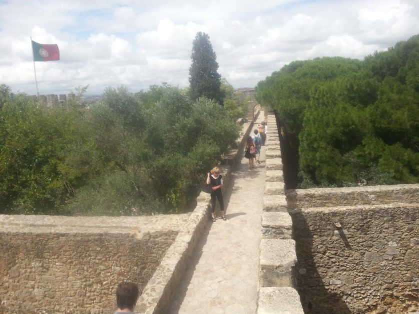 Castelo de S Jorge, 11th-century hilltop Moorish 11世纪山顶上摩尔式的圣若热城堡