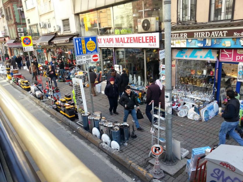 Roadside shops in Istanbul 伊斯坦布尔街边店铺