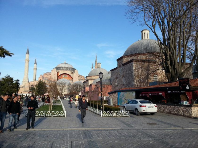 Hagia Sophia Holy Grand Mosque, built in 537 as a church, converted to a mosque during the Ottoman Empire 圣索菲亚大教堂, 537年君斯坦丁时教堂，奥斯曼帝国时改为清真寺