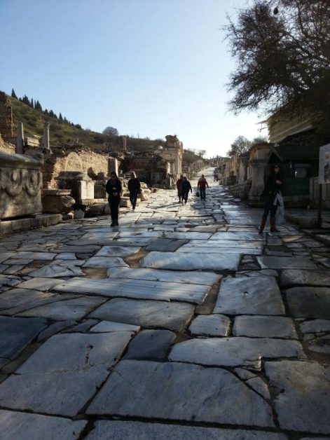 The marble street of ancient Ephesus 古以弗所的大理石街道