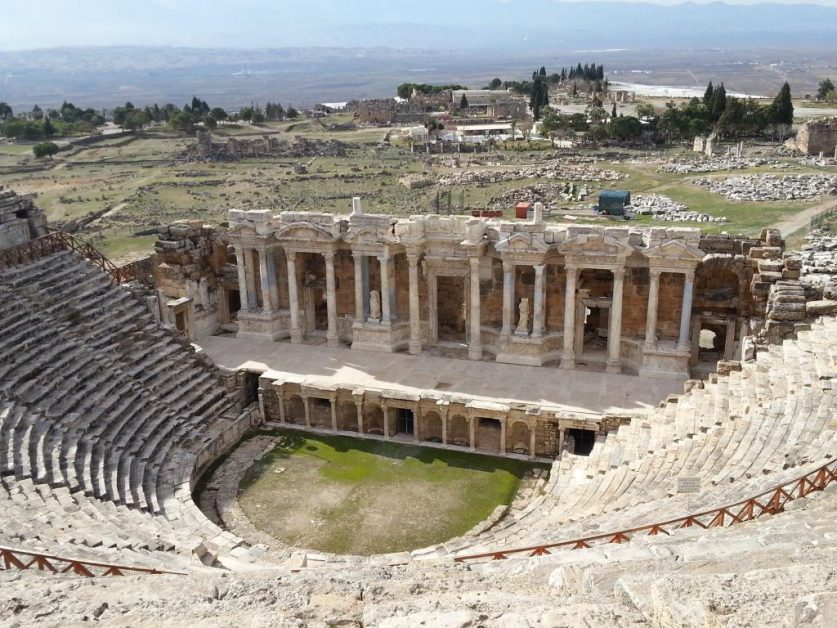 Hierapolis Theater built in 2nd century, Pamukkale 二世记希拉波利斯罗马剧院