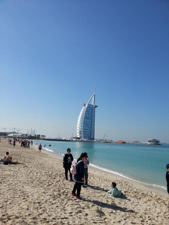 The iconic Burj Al Arab Hotel 迪拜地标