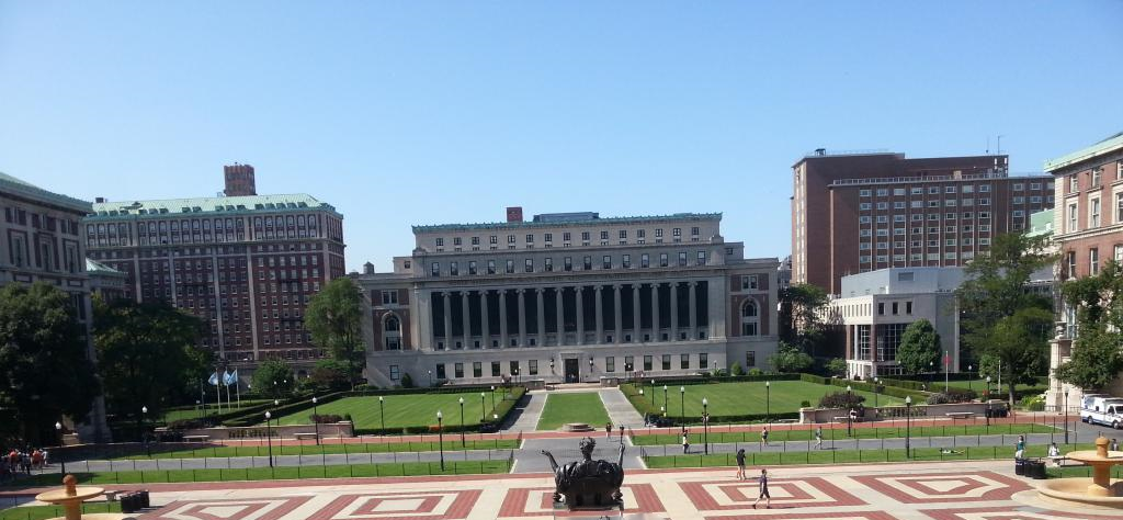 A New York university campus 纽约知名大学校园