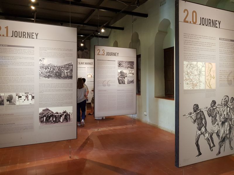 Exhibits in The Slave House 奴隶展览馆 