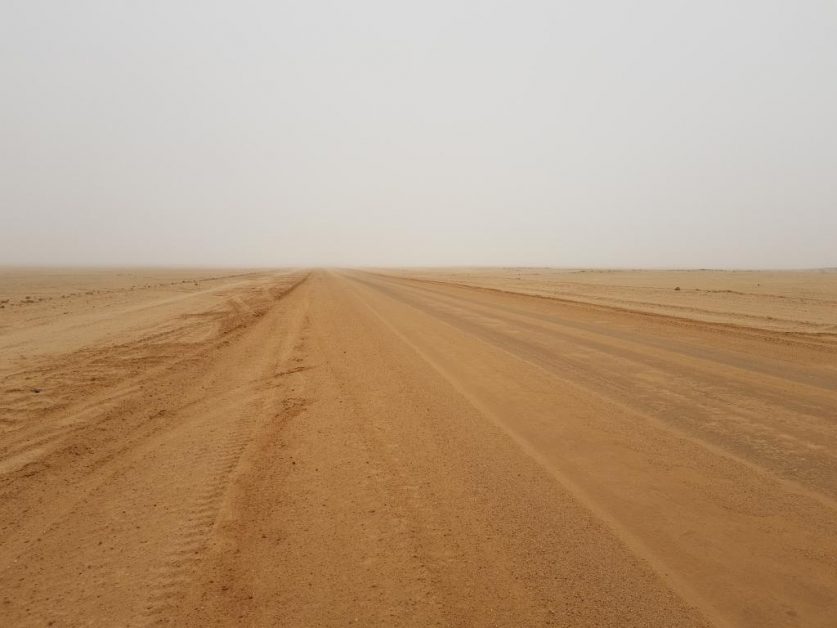 Somewhere under the sand there is a road to Walvis Bay 这沙底下其实有条道路通往鲸湾港