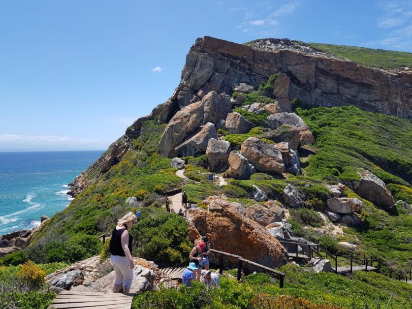 Easy hiking on a rock garden with stunning sea view 天空花园轻松爬山享绝妙海景