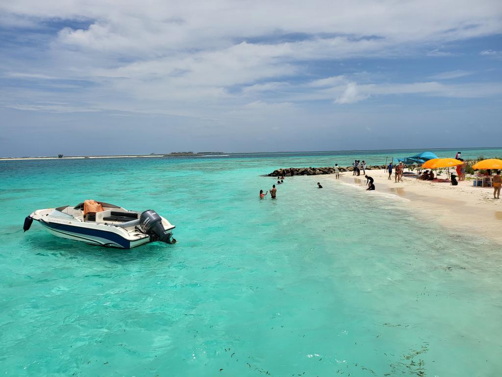 Hukuru Katuvaa point sand bank