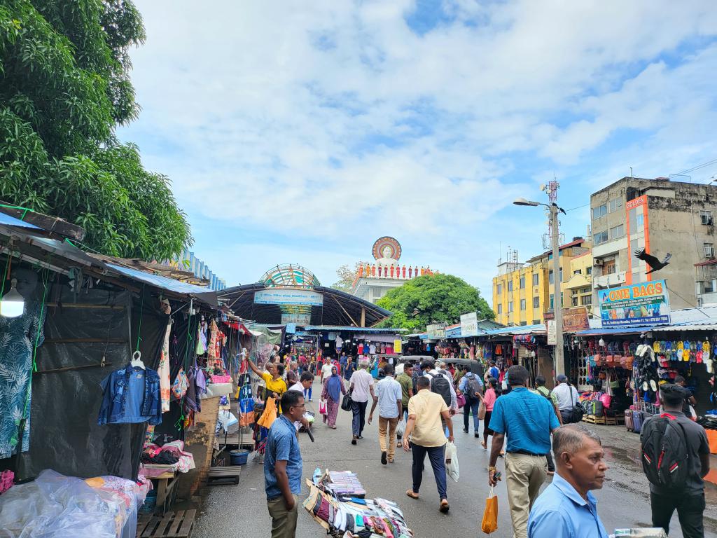 Busy Colombo shopping streets