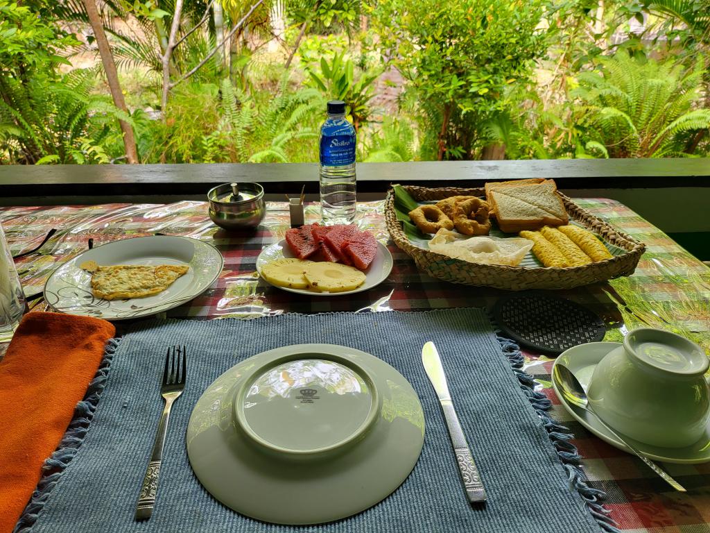 Sir Lankan breakfast at the guesthouse