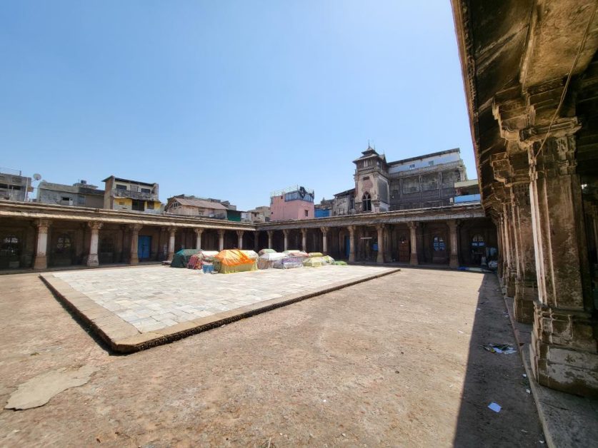 Rani no Hajiro (Tombs of Ahmed Shah's Queens), a tomb complex