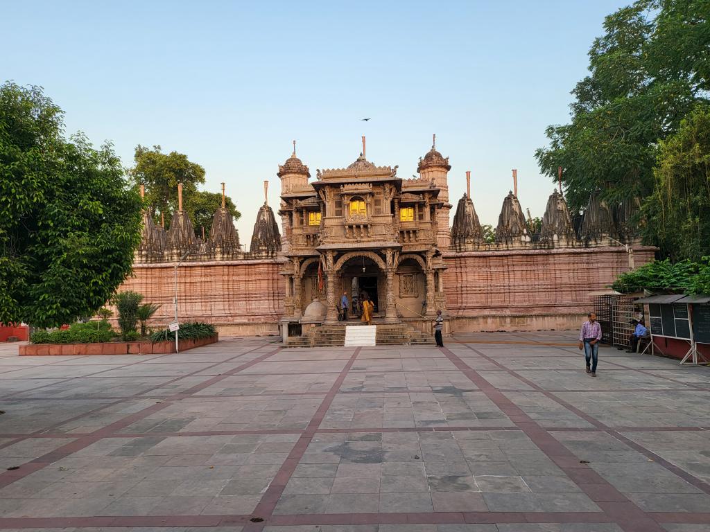 Hutheesing Jain Temple