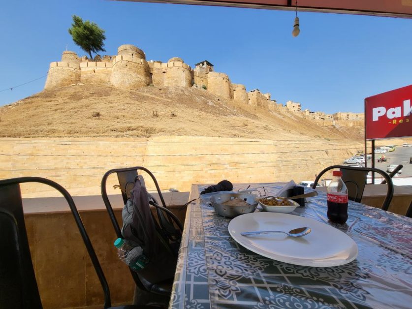 Lunch on the restaurant balcony, with a majestic view of the Jaisalmer Fort 