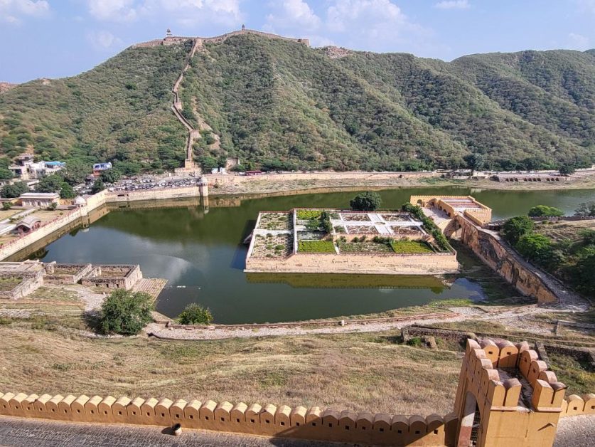 Maota Lake, at the base of Amber Fort