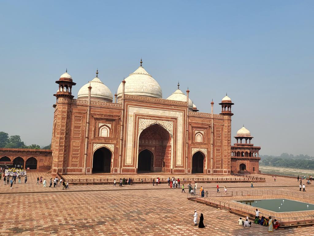 Mosque of the Taj Mahal