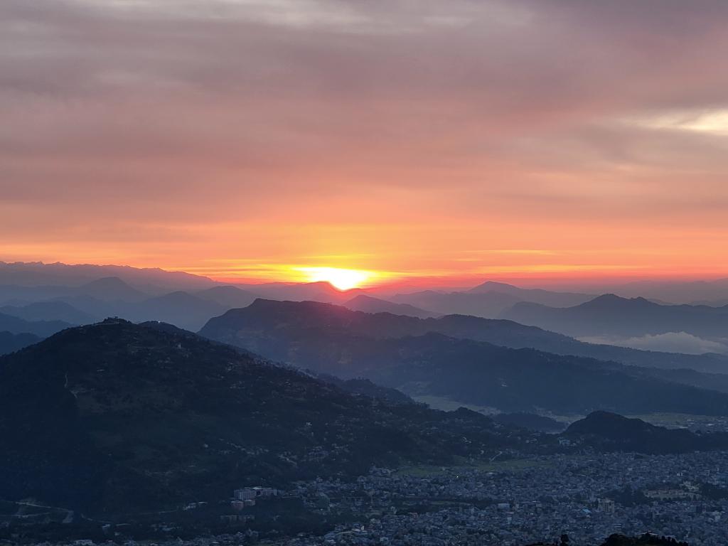 The spectacular sunrise at the Sarngkot viewpoint