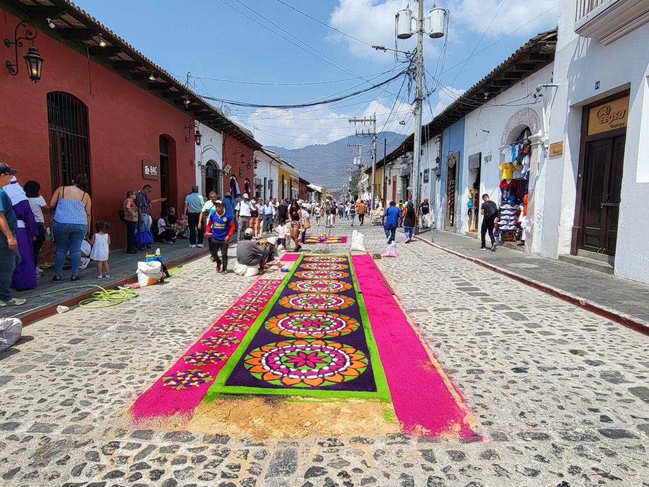 Alfombras decorated to prepare for the Semana Santa procession