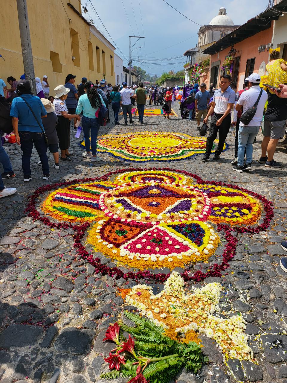 Alfombras decorated to prepare for the Semana Santa procession