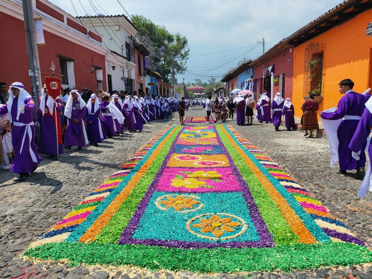 Alfombras decorated to prepare for the Semana Santa procession