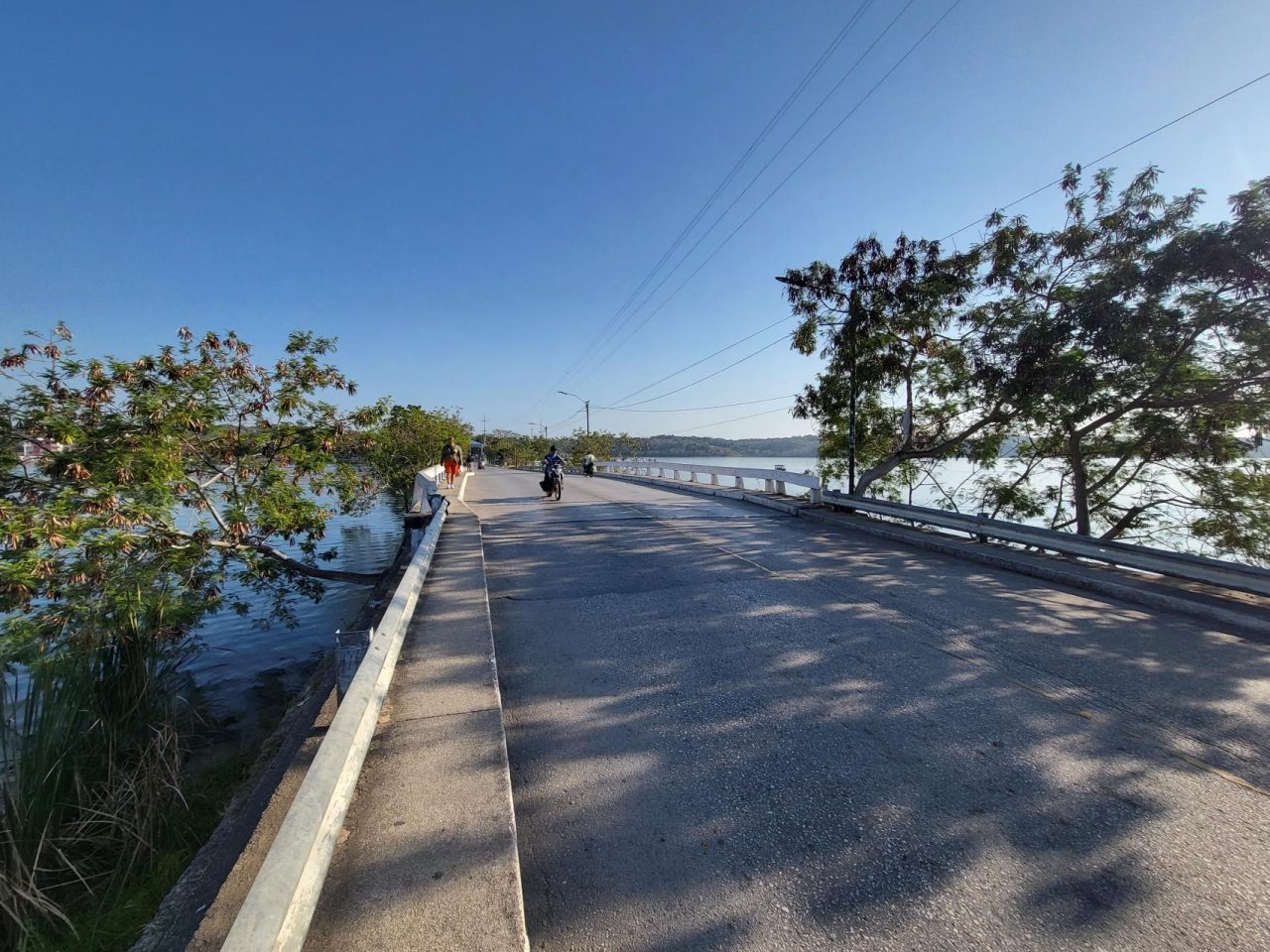 Causeway connecting Santa Elena and Flores