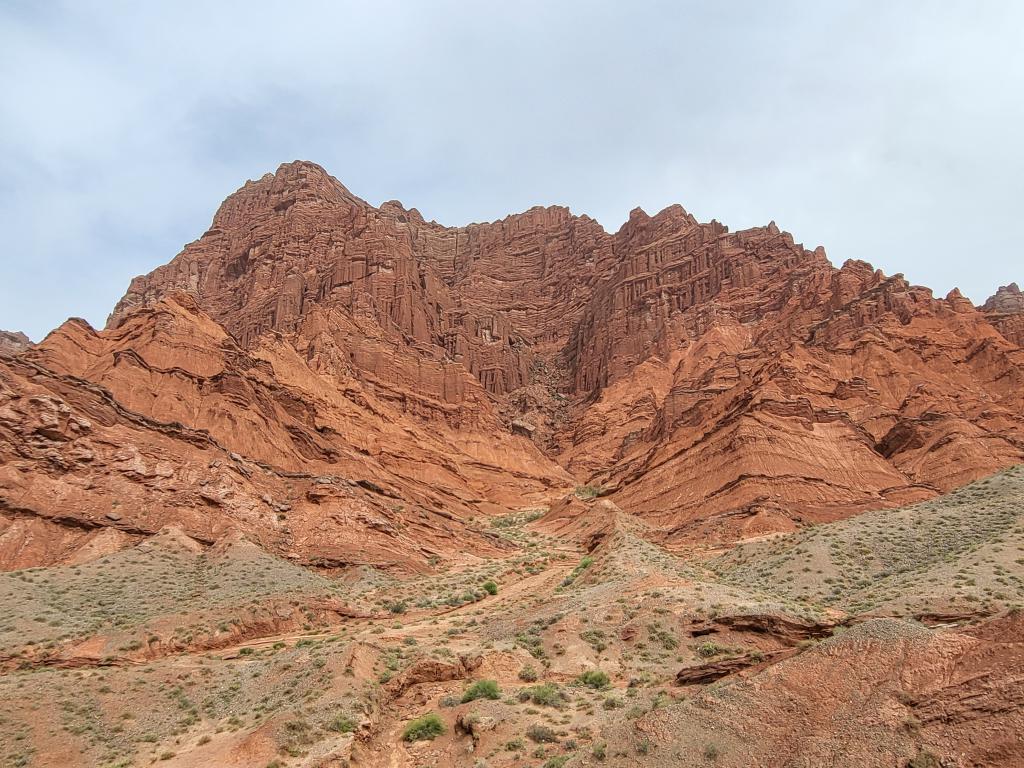 The bone-dry landscape on the way to Nalati