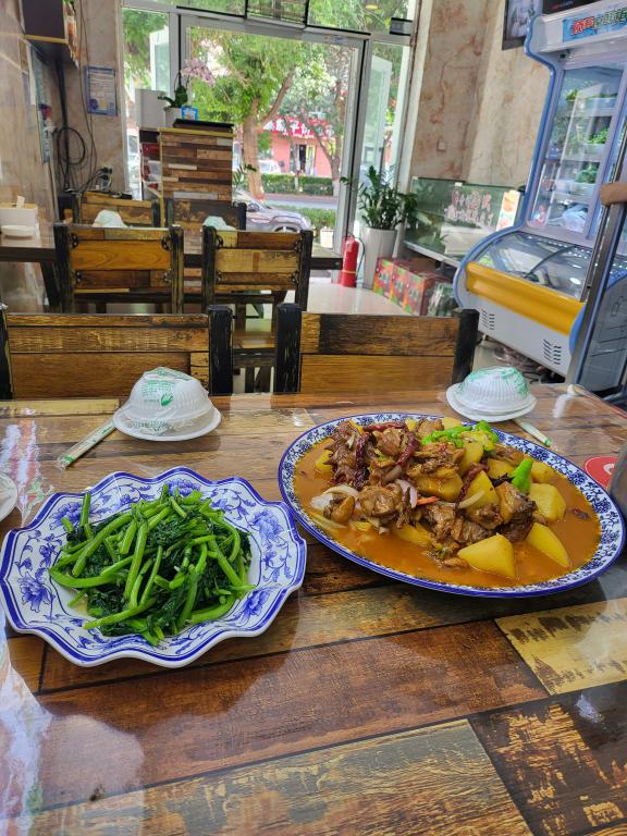 Xinjiang signature dish, Da Pan Ji (Big Plate Chicken)