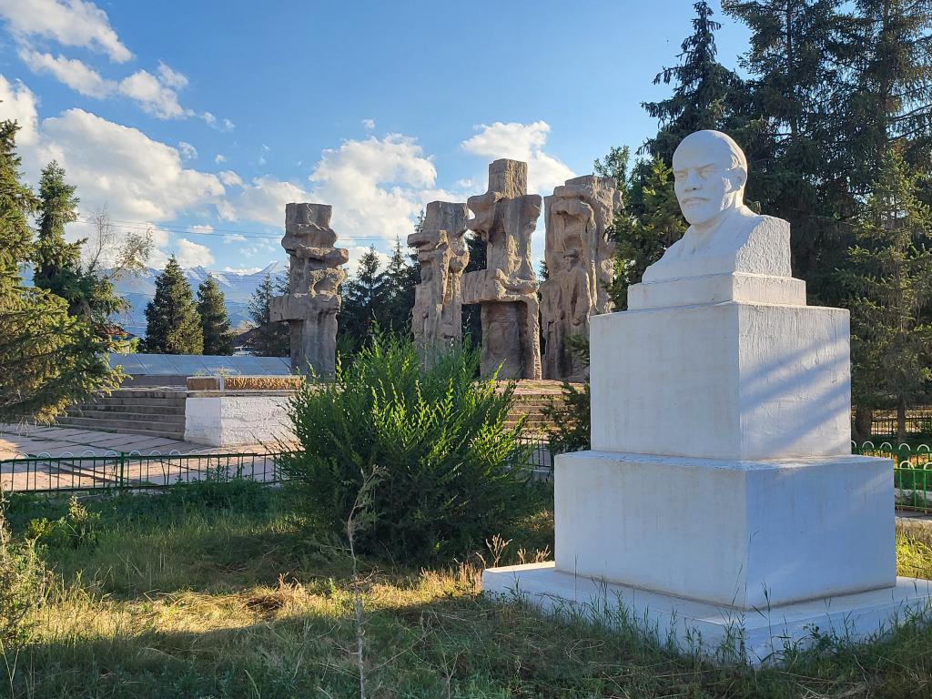 Lenin's head statue in Bokonbayevo