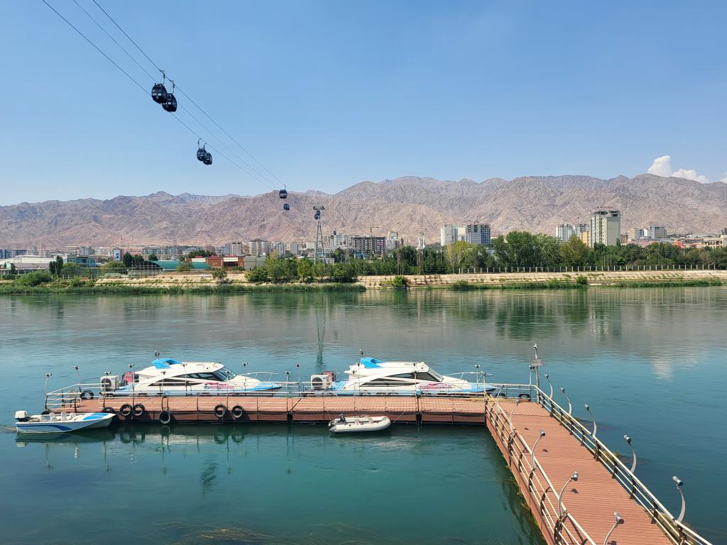 The green River Syr Darya