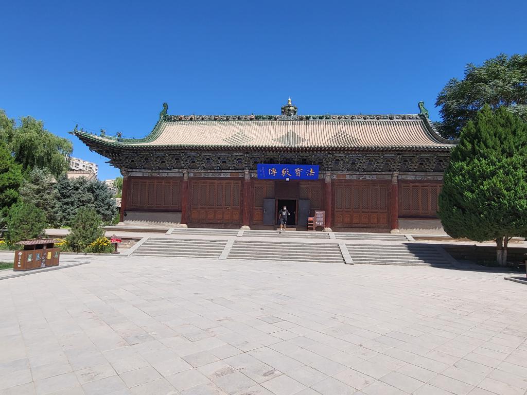 A temple hall in the Great Buddha Temple complex