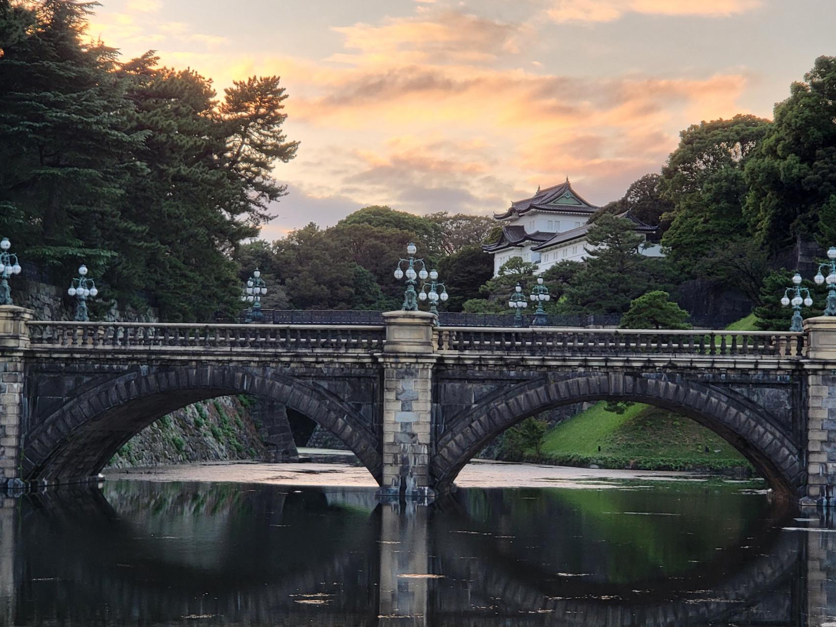 The Imperial Palace and Nijubashi Bridge at sunset